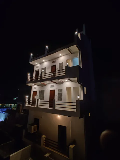 Varah Square Guest House