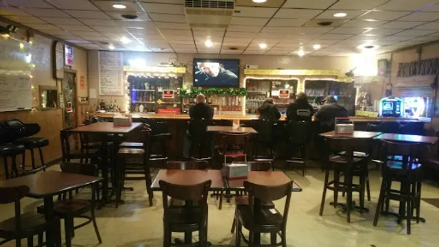 Bear Claw Country Sports Bar