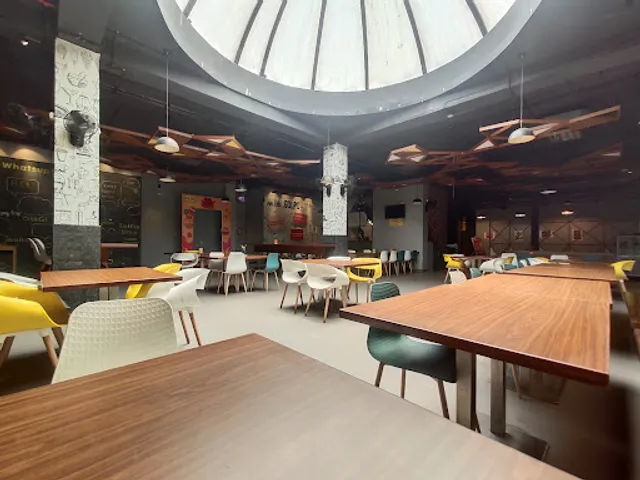 Golpo Foodcourt & Banquet