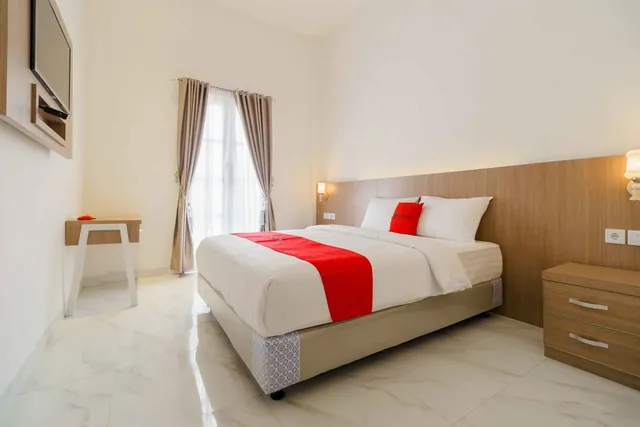 RedDoorz Plus Syariah @ Jalan Dr Sutomo Padang