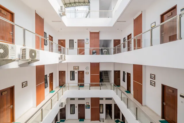 Redjeki Guesthouse Cafe Batu - Reddoorz near Jatim Park 3