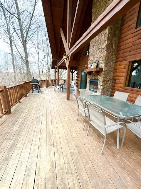 Acacia Ridge Cabin / Lodge