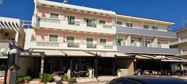 Aktis Hotel restaurant cafe