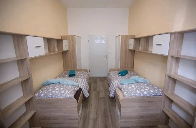 MINIDORM ROOMS IN HEART OF CITY CENTER