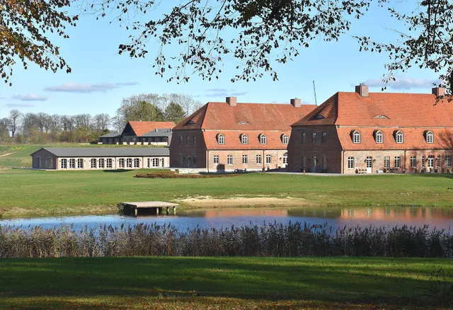 Schloss und Gut Ulrichshusen