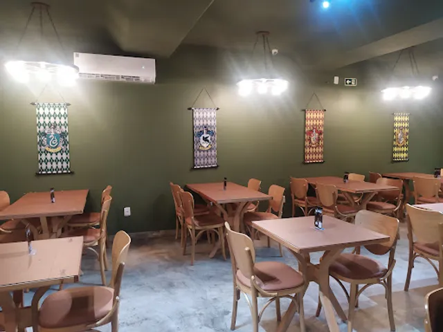 Ollivander Bistrô & Café