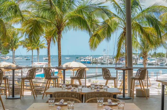 Bayshore Club Bar & Grill