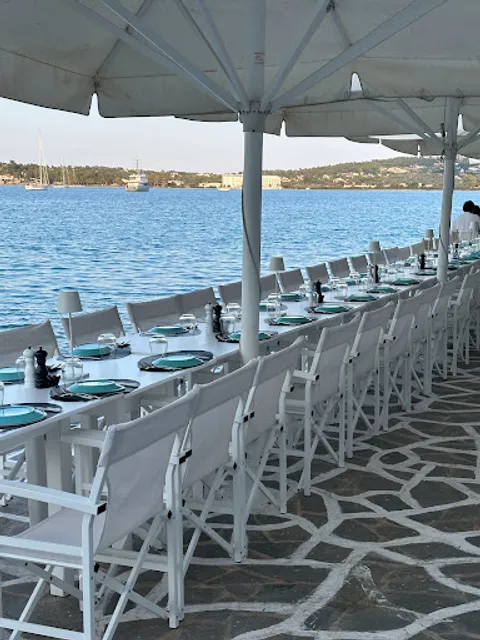 Ostria Cafe Cocktail Bar & Restaurant