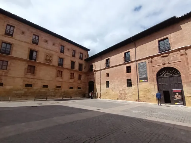 Alojamientos Zabala en Nájera (AT La Piedra)