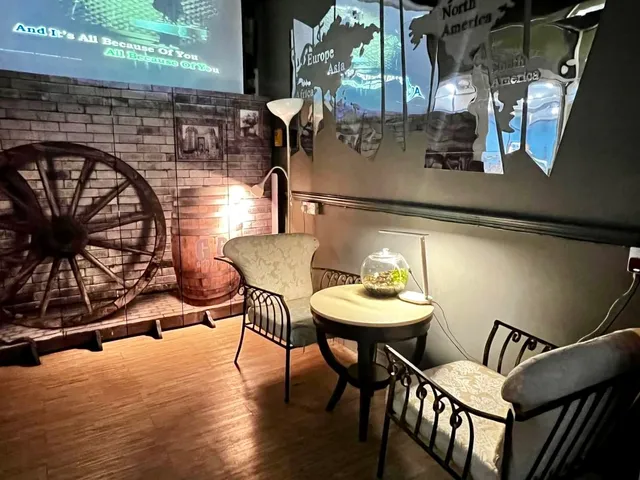 G Six Riana Pub and Cafe