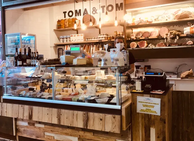 TOMA & TOMI FORMAGGI E SALUMI AL MERCATO ALBINELLI DI MODENA