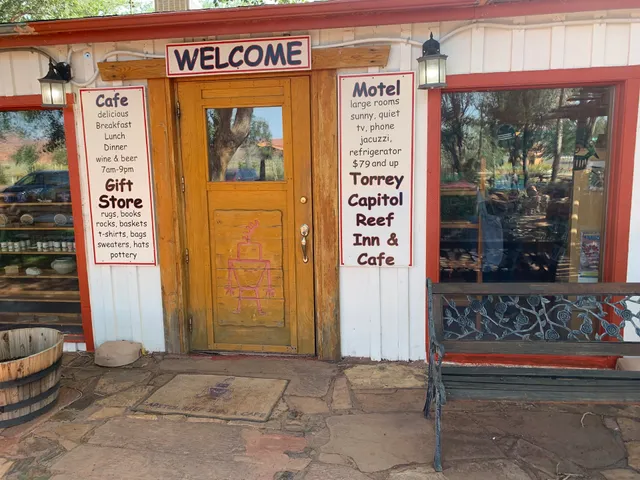 Capitol Reef Inn & Cafe