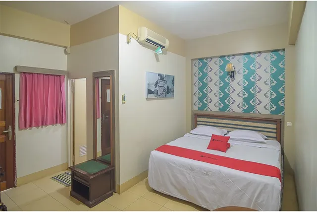 RedDoorz @ P. Diponegoro Street