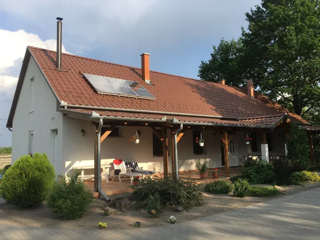 TÖLGYFA VENDÉGHÁZ