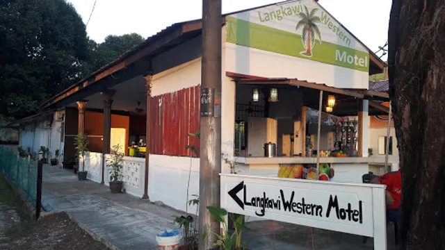 Indian Pakistani Oasis, Pantai Tengah