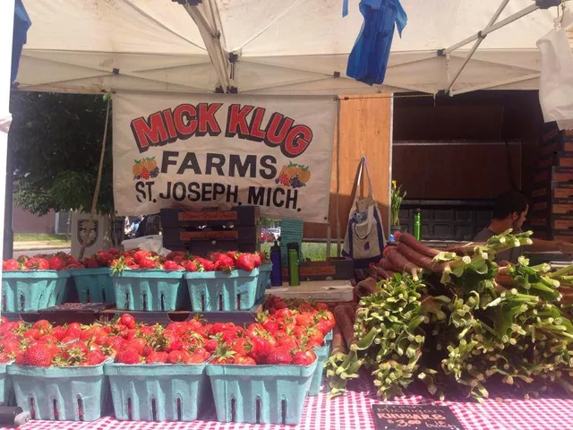 61st Street Farmers Market