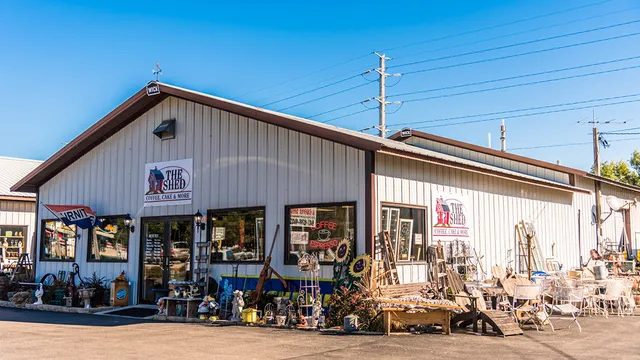 Great Lakes Antiques Boutique