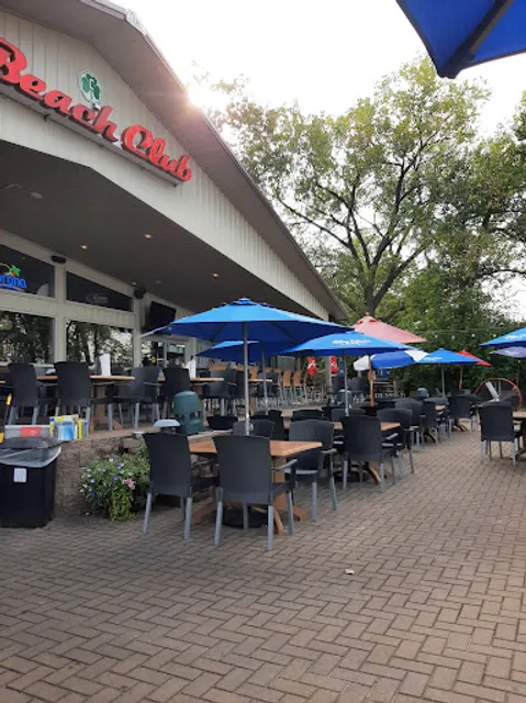 Pettit's Lakeview Campground and Bar