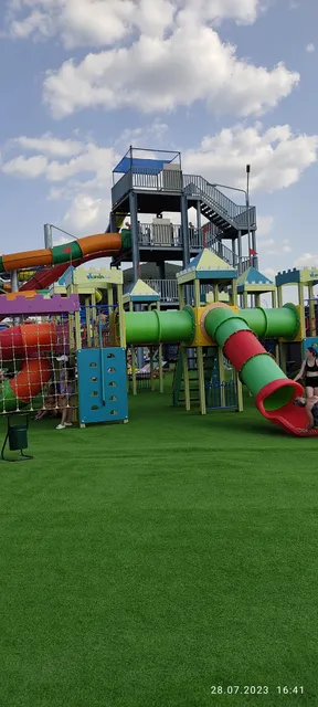 Luchshiy Akvapark Aktobe "Meduza Park"