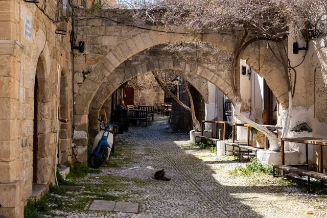 Path Of Gods - Greek History Museum