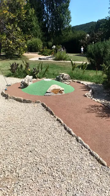 Mini Golf Saint Pierre Entertainment