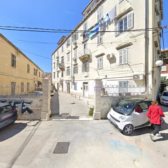 Stylish Theatre Apartments, Split