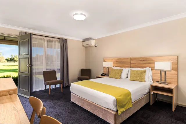 Quality Inn Carriage House