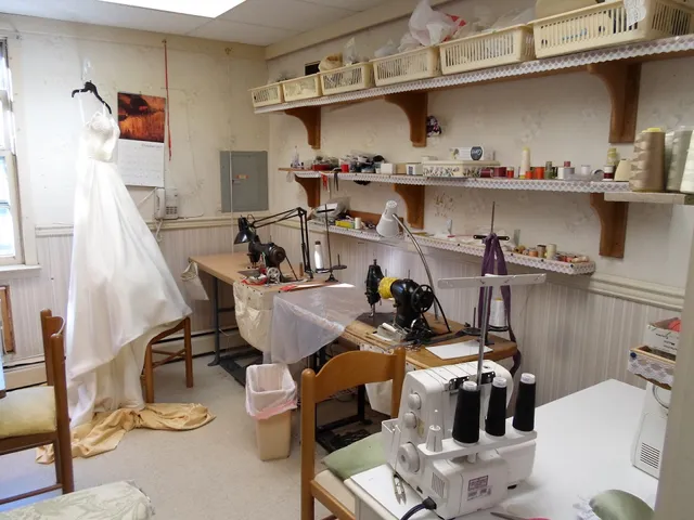 Ingrid's Fashion Design and Alteration