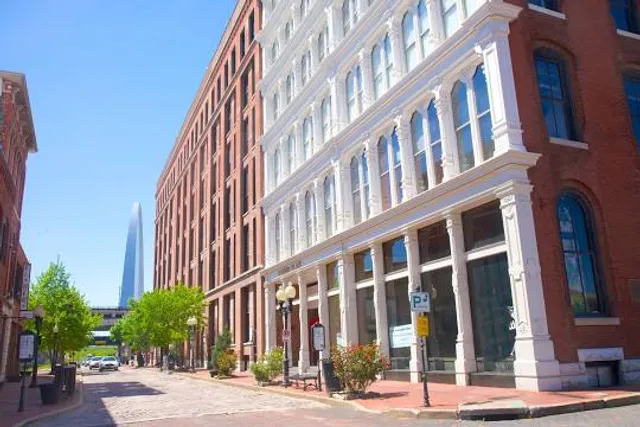 Laclede's Landing Neighborhood Association