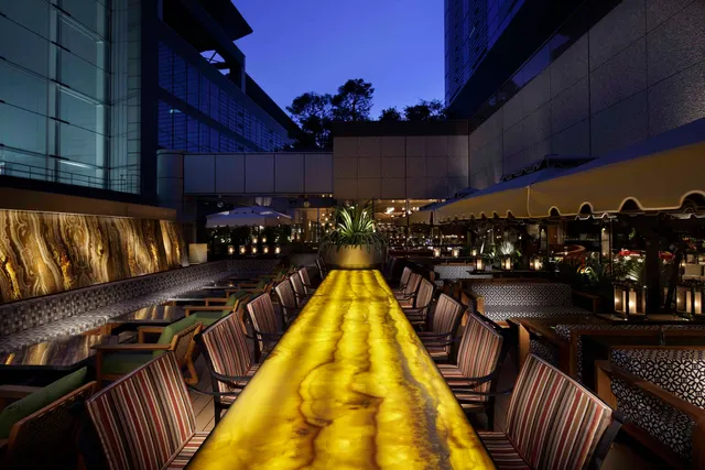 el caliente modern mexicano