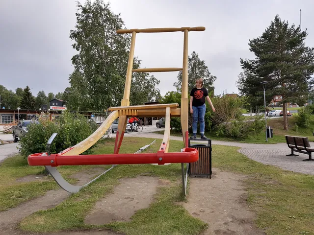 The World’s Second Biggest Kicksled