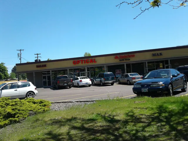 Kings Circle Shopping Center