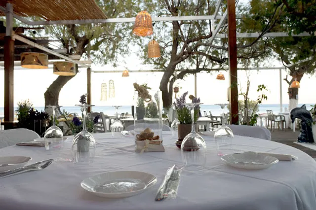 Καστρί Ταβέρνα & Μπίτς Μπάρ