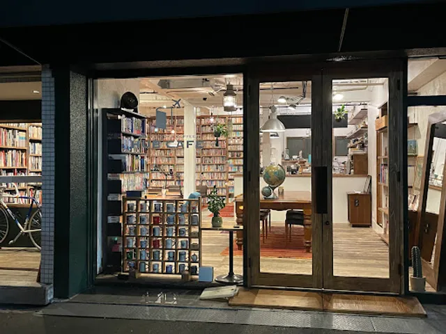 Travelbook & coffee HUB CAFE