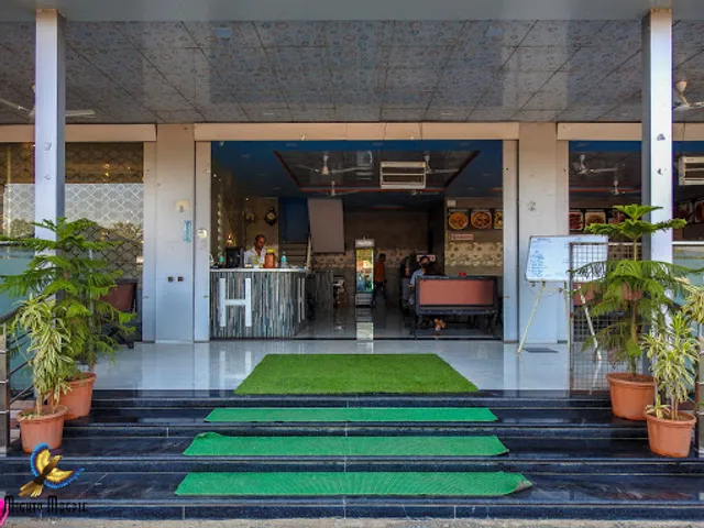 Hotel Al-Husain (Veg - NonVeg)