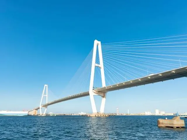 Meiko-Chuo Bridge