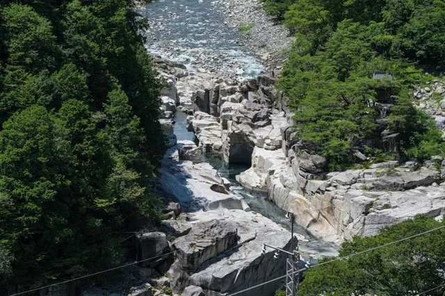 Nezame-no-toko Gorge