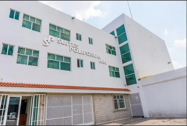 Suites Poliforum Inn