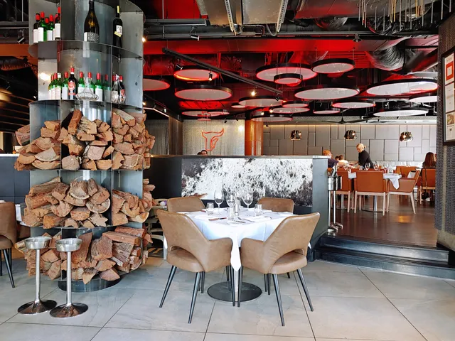 Moo Moo The Wine Bar + Grill