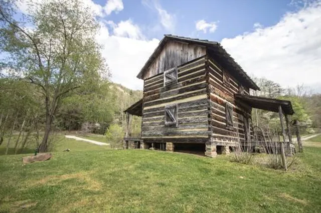 Daniel Boone Cabin
