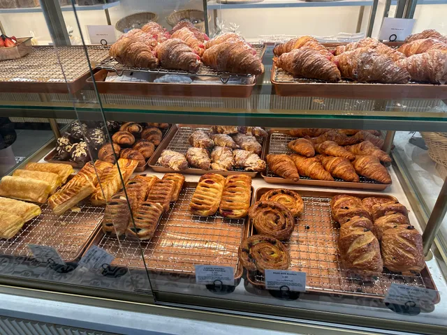 Tous les Jours Bakery & Cafe