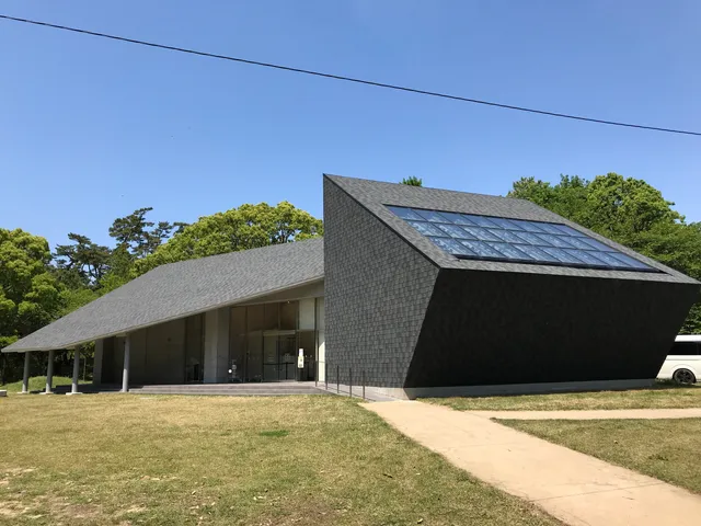 Art Museum of Nature and Human Non-Homogeneity