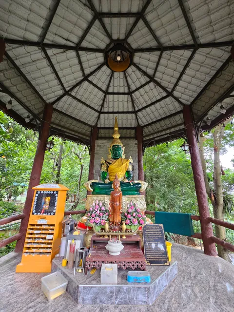 Wat Than Namtok (Lang Heo)