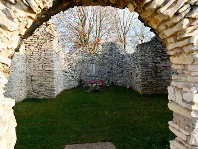 Ruiny kościoła św. Stanisława w Żarkach