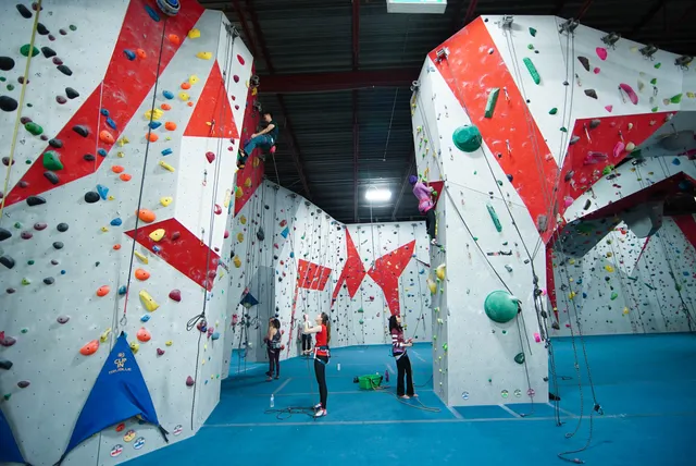 Boulderz Etobicoke Climbing Centre