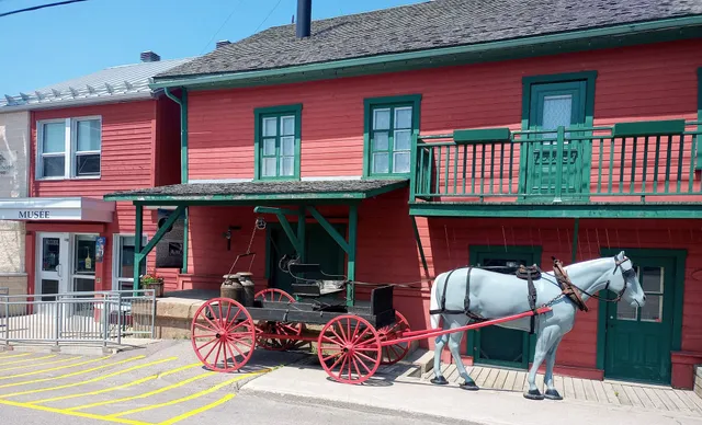 The old cheese (Cheddar Cheese Museum Of)