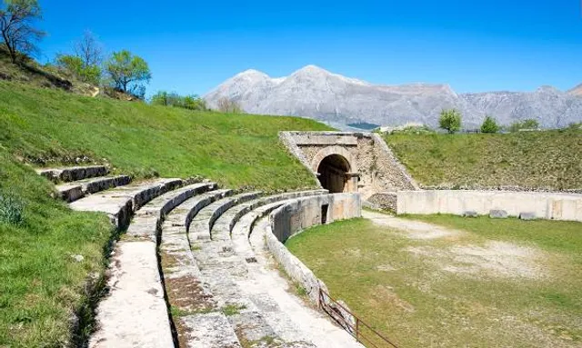 Amphitheater Alba Fucens