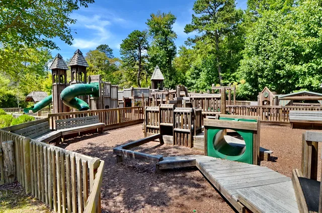 The Village Green Of Cashiers