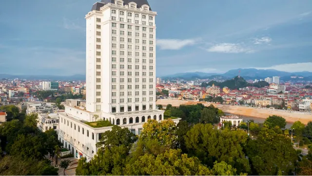 Four Points by Sheraton Lang Son