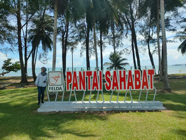 Pantai Sahabat